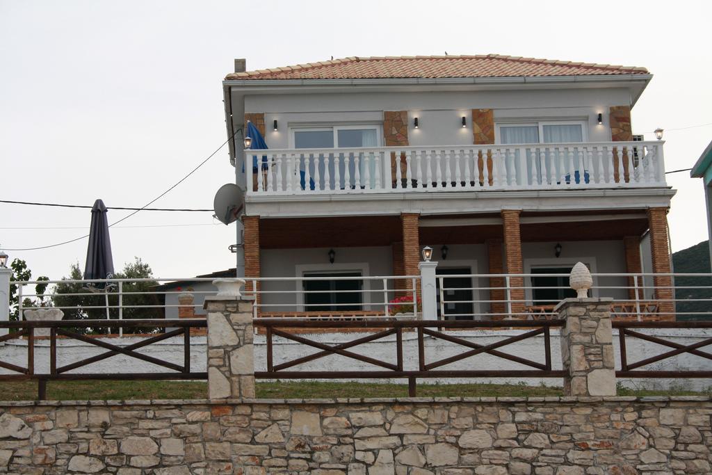 Laura Beach House Alikész Kültér fotó