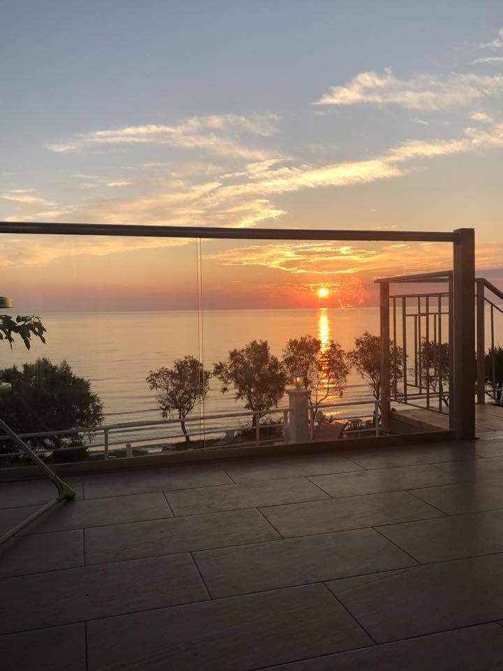 Laura Beach House Alikész Kültér fotó